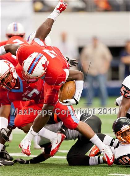 Thumbnail 3 in Cocoa vs. Skyline (Kirk Herbstreit National Kickoff Classic) photogallery.