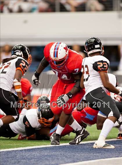 Thumbnail 3 in Cocoa vs. Skyline (Kirk Herbstreit National Kickoff Classic) photogallery.