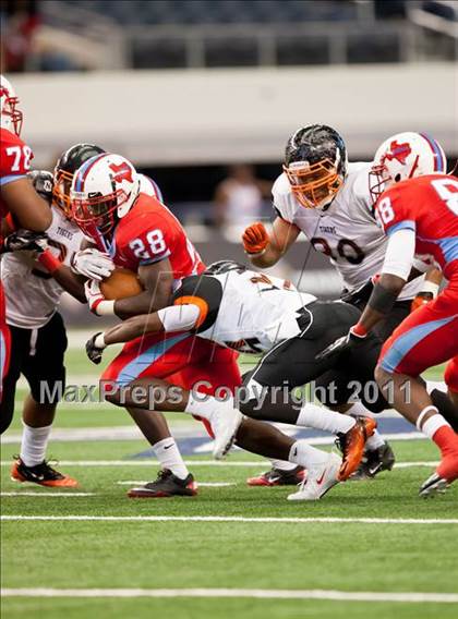Thumbnail 2 in Cocoa vs. Skyline (Kirk Herbstreit National Kickoff Classic) photogallery.