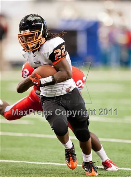 Thumbnail 3 in Cocoa vs. Skyline (Kirk Herbstreit National Kickoff Classic) photogallery.