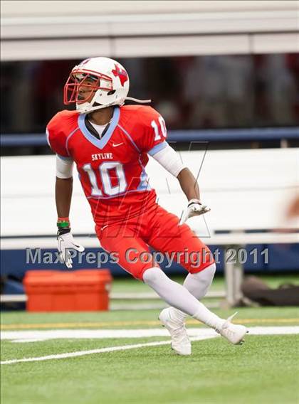 Thumbnail 3 in Cocoa vs. Skyline (Kirk Herbstreit National Kickoff Classic) photogallery.