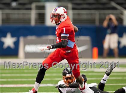 Thumbnail 2 in Cocoa vs. Skyline (Kirk Herbstreit National Kickoff Classic) photogallery.