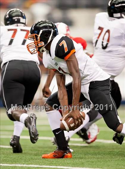 Thumbnail 1 in Cocoa vs. Skyline (Kirk Herbstreit National Kickoff Classic) photogallery.