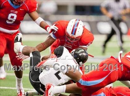 Thumbnail 2 in Cocoa vs. Skyline (Kirk Herbstreit National Kickoff Classic) photogallery.