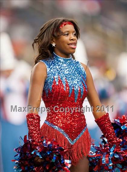 Thumbnail 3 in Cocoa vs. Skyline (Kirk Herbstreit National Kickoff Classic) photogallery.