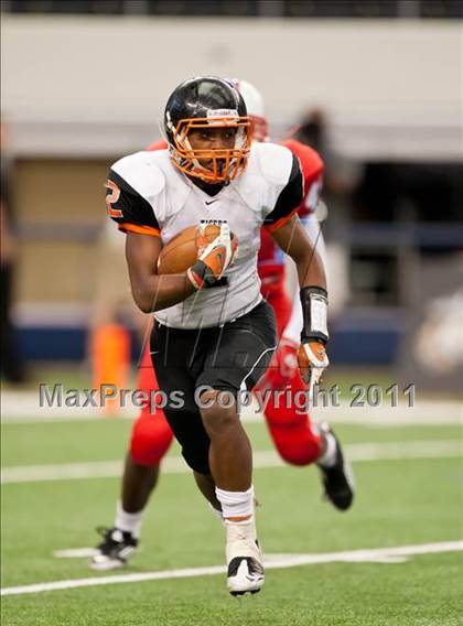 Thumbnail 1 in Cocoa vs. Skyline (Kirk Herbstreit National Kickoff Classic) photogallery.