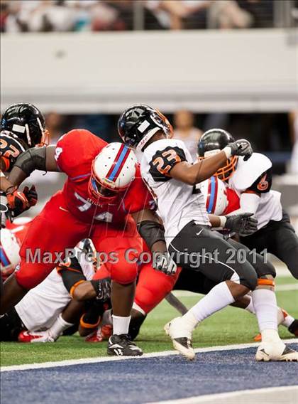 Thumbnail 3 in Cocoa vs. Skyline (Kirk Herbstreit National Kickoff Classic) photogallery.