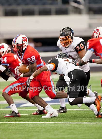 Thumbnail 1 in Cocoa vs. Skyline (Kirk Herbstreit National Kickoff Classic) photogallery.