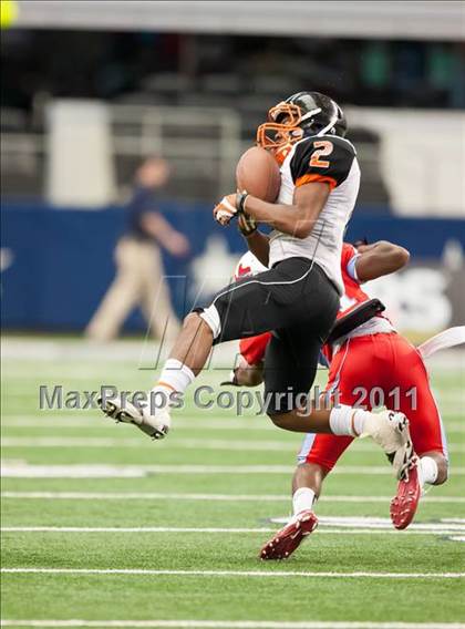Thumbnail 3 in Cocoa vs. Skyline (Kirk Herbstreit National Kickoff Classic) photogallery.