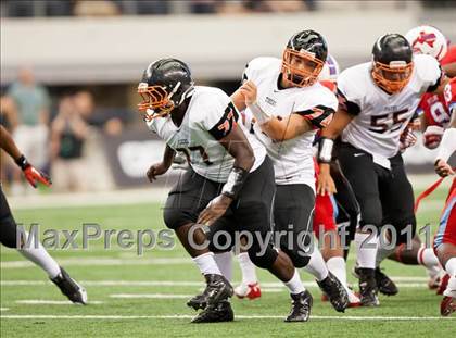 Thumbnail 3 in Cocoa vs. Skyline (Kirk Herbstreit National Kickoff Classic) photogallery.