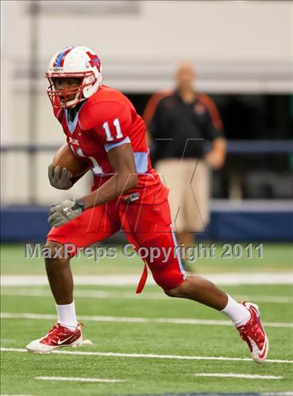 Thumbnail 3 in Cocoa vs. Skyline (Kirk Herbstreit National Kickoff Classic) photogallery.