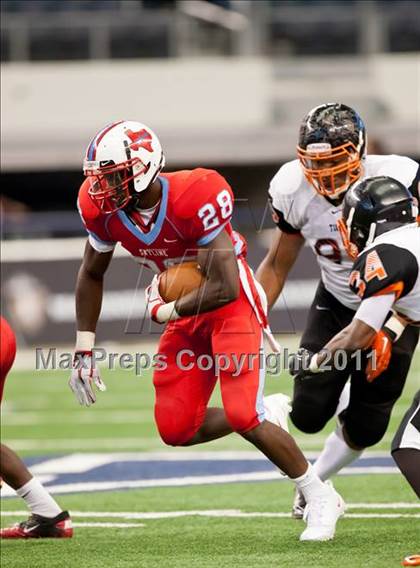 Thumbnail 2 in Cocoa vs. Skyline (Kirk Herbstreit National Kickoff Classic) photogallery.