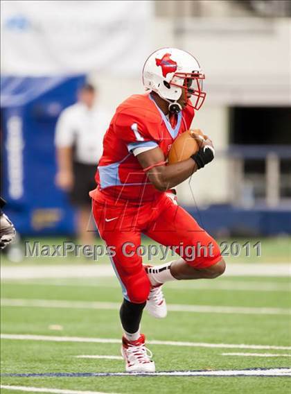 Thumbnail 1 in Cocoa vs. Skyline (Kirk Herbstreit National Kickoff Classic) photogallery.