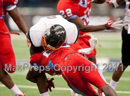 Thumbnail 1 in Cocoa vs. Skyline (Kirk Herbstreit National Kickoff Classic) photogallery.