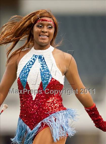 Thumbnail 3 in Cocoa vs. Skyline (Kirk Herbstreit National Kickoff Classic) photogallery.