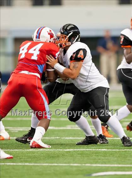 Thumbnail 2 in Cocoa vs. Skyline (Kirk Herbstreit National Kickoff Classic) photogallery.