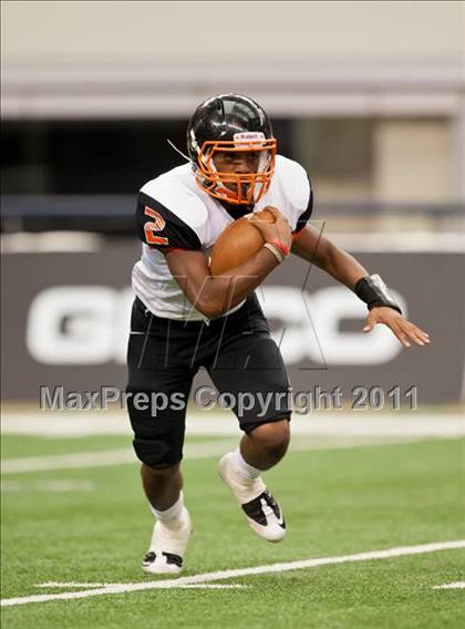 Thumbnail 1 in Cocoa vs. Skyline (Kirk Herbstreit National Kickoff Classic) photogallery.
