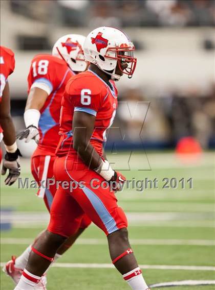 Thumbnail 2 in Cocoa vs. Skyline (Kirk Herbstreit National Kickoff Classic) photogallery.