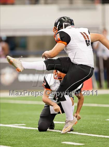 Thumbnail 1 in Cocoa vs. Skyline (Kirk Herbstreit National Kickoff Classic) photogallery.