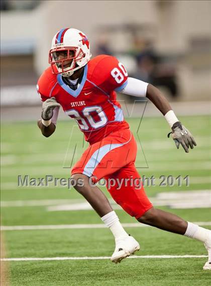 Thumbnail 3 in Cocoa vs. Skyline (Kirk Herbstreit National Kickoff Classic) photogallery.