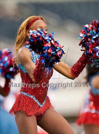 Thumbnail 3 in Cocoa vs. Skyline (Kirk Herbstreit National Kickoff Classic) photogallery.