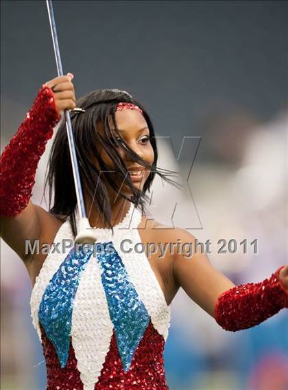 Thumbnail 3 in Cocoa vs. Skyline (Kirk Herbstreit National Kickoff Classic) photogallery.