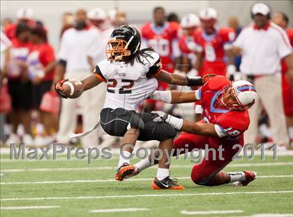 Thumbnail 2 in Cocoa vs. Skyline (Kirk Herbstreit National Kickoff Classic) photogallery.
