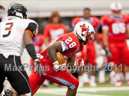Thumbnail 1 in Cocoa vs. Skyline (Kirk Herbstreit National Kickoff Classic) photogallery.