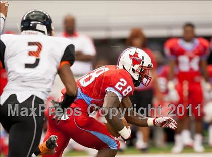 Thumbnail 3 in Cocoa vs. Skyline (Kirk Herbstreit National Kickoff Classic) photogallery.