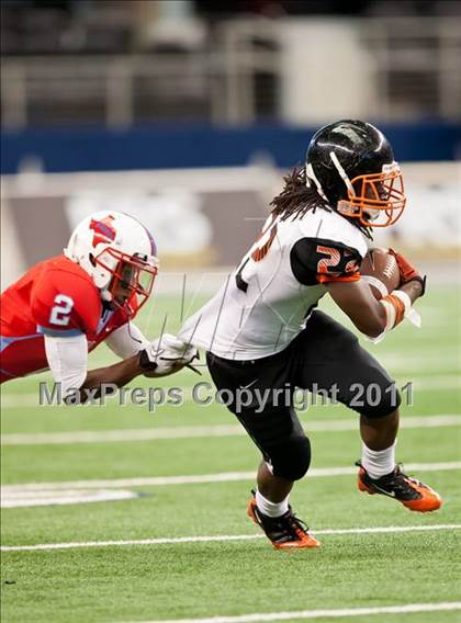 Thumbnail 3 in Cocoa vs. Skyline (Kirk Herbstreit National Kickoff Classic) photogallery.