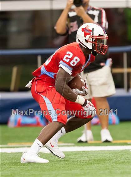 Thumbnail 2 in Cocoa vs. Skyline (Kirk Herbstreit National Kickoff Classic) photogallery.
