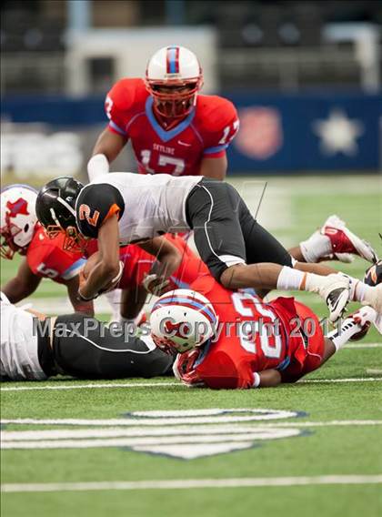 Thumbnail 1 in Cocoa vs. Skyline (Kirk Herbstreit National Kickoff Classic) photogallery.
