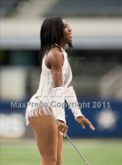 Thumbnail 2 in Cocoa vs. Skyline (Kirk Herbstreit National Kickoff Classic) photogallery.