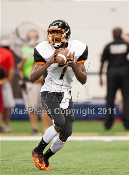 Thumbnail 3 in Cocoa vs. Skyline (Kirk Herbstreit National Kickoff Classic) photogallery.