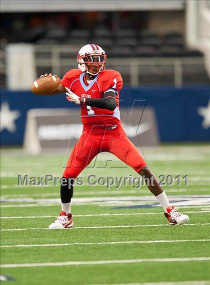 Thumbnail 3 in Cocoa vs. Skyline (Kirk Herbstreit National Kickoff Classic) photogallery.