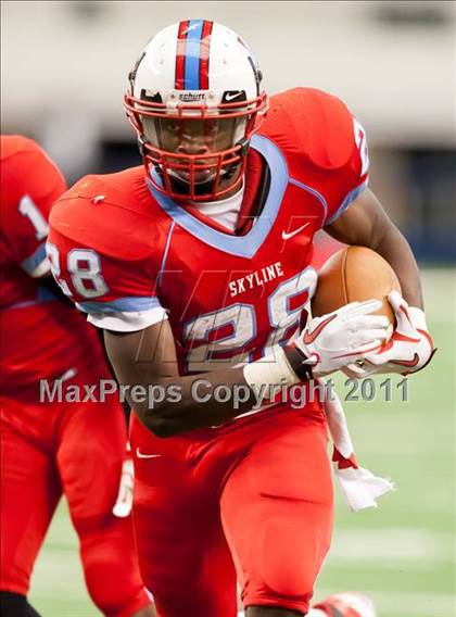 Thumbnail 3 in Cocoa vs. Skyline (Kirk Herbstreit National Kickoff Classic) photogallery.