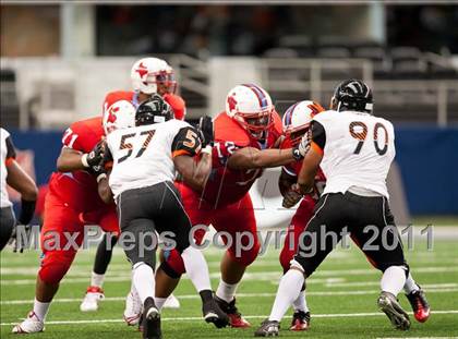 Thumbnail 2 in Cocoa vs. Skyline (Kirk Herbstreit National Kickoff Classic) photogallery.