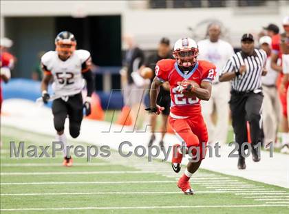 Thumbnail 2 in Cocoa vs. Skyline (Kirk Herbstreit National Kickoff Classic) photogallery.