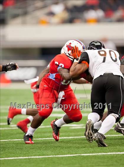 Thumbnail 1 in Cocoa vs. Skyline (Kirk Herbstreit National Kickoff Classic) photogallery.