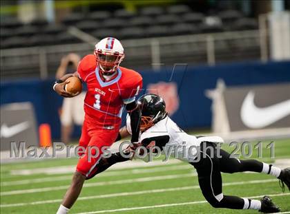 Thumbnail 1 in Cocoa vs. Skyline (Kirk Herbstreit National Kickoff Classic) photogallery.