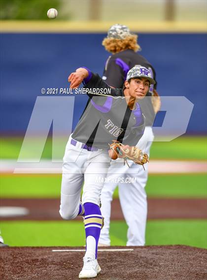 Thumbnail 2 in Holy Family vs. Ponderosa (CHSAA 5A Final #2) photogallery.