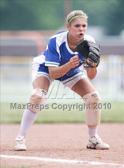 Thumbnail 3 in Bay Shore v. Cicero-North Syracuse (NYSPHSAA Class AA Final) photogallery.