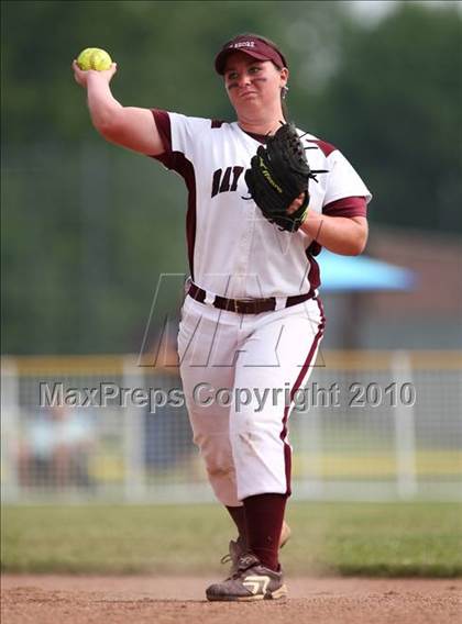 Thumbnail 1 in Bay Shore v. Cicero-North Syracuse (NYSPHSAA Class AA Final) photogallery.