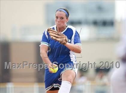 Thumbnail 3 in Bay Shore v. Cicero-North Syracuse (NYSPHSAA Class AA Final) photogallery.