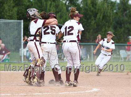 Thumbnail 1 in Bay Shore v. Cicero-North Syracuse (NYSPHSAA Class AA Final) photogallery.