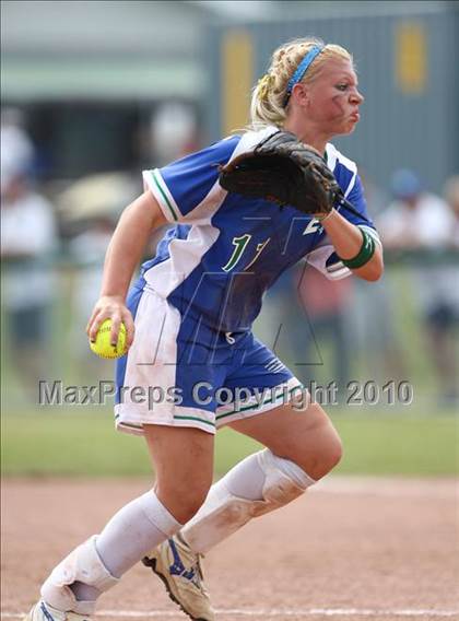 Thumbnail 2 in Bay Shore v. Cicero-North Syracuse (NYSPHSAA Class AA Final) photogallery.