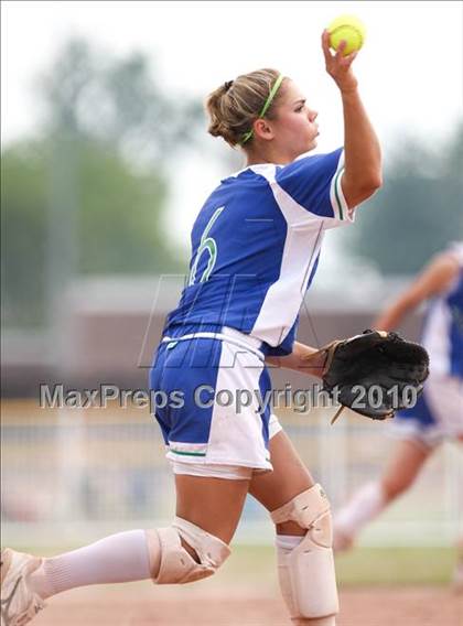 Thumbnail 2 in Bay Shore v. Cicero-North Syracuse (NYSPHSAA Class AA Final) photogallery.