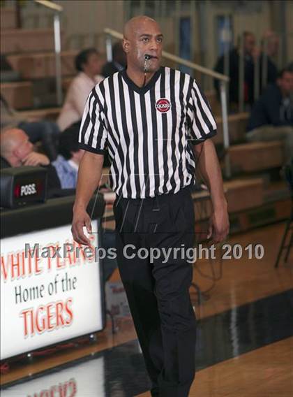 Thumbnail 2 in Poly Prep Country Day vs Gorton (Harry Jefferson Holiday Showcase) photogallery.