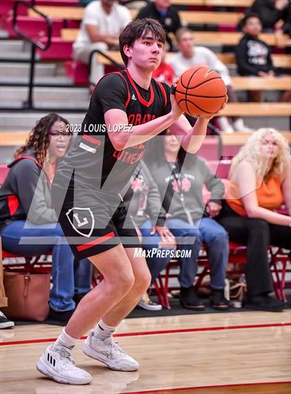 Thumbnail 1 in Orange Lutheran @ Mater Dei (Nike Extravaganza) photogallery.