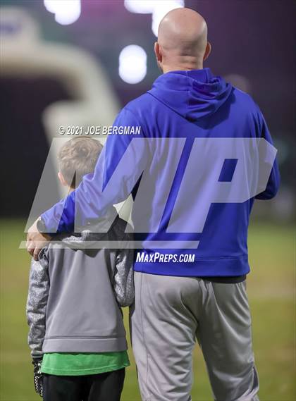 Thumbnail 2 in Mendota @ Highland (CIF-CS D4 Semifinal) photogallery.